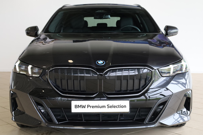 BMW 530 5 Serie Touring 530e M Sportpakket Pro | Panoramad — photo 4