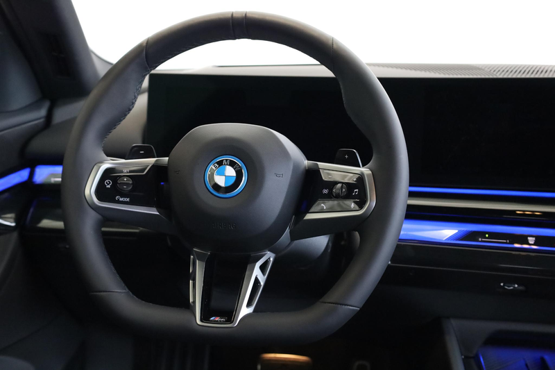 BMW 530 5 Serie Touring 530e M Sportpakket Pro | Panoramad — photo 12