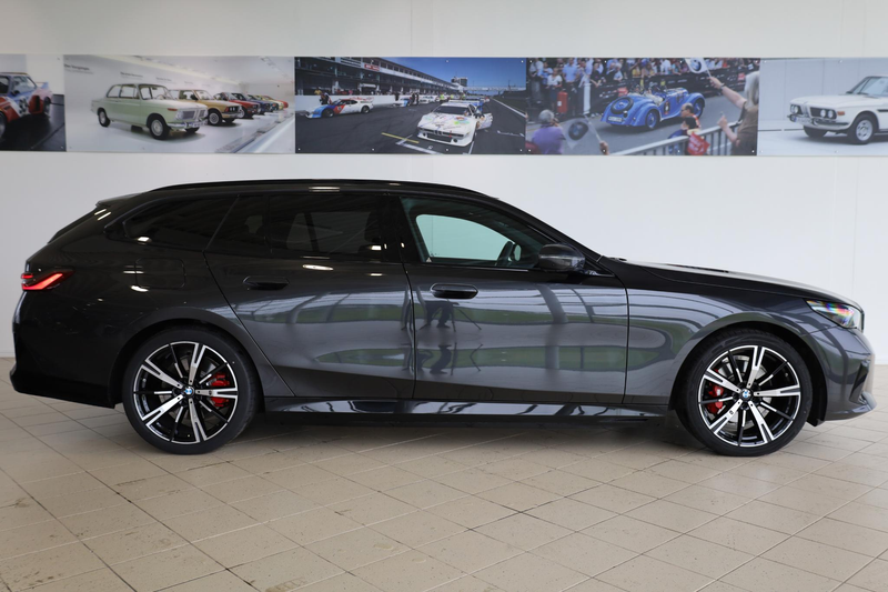 BMW 530 5 Serie Touring 530e M Sportpakket Pro | Panoramad — photo 3