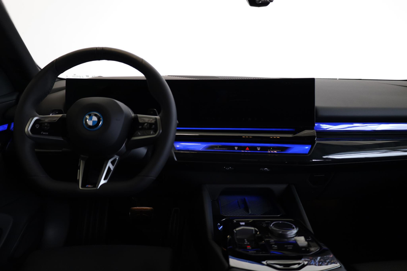 BMW 530 5 Serie Touring 530e M Sportpakket Pro | Panoramad — photo 11