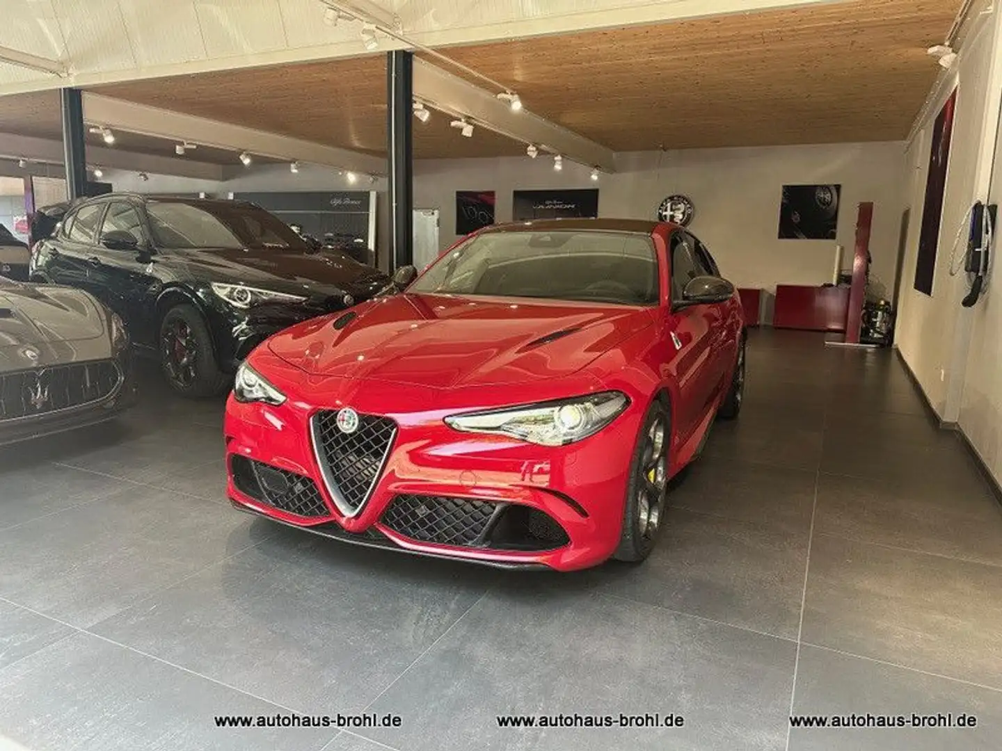 Alfa Romeo Giulia Quadrifoglio 510PS Rot - 2