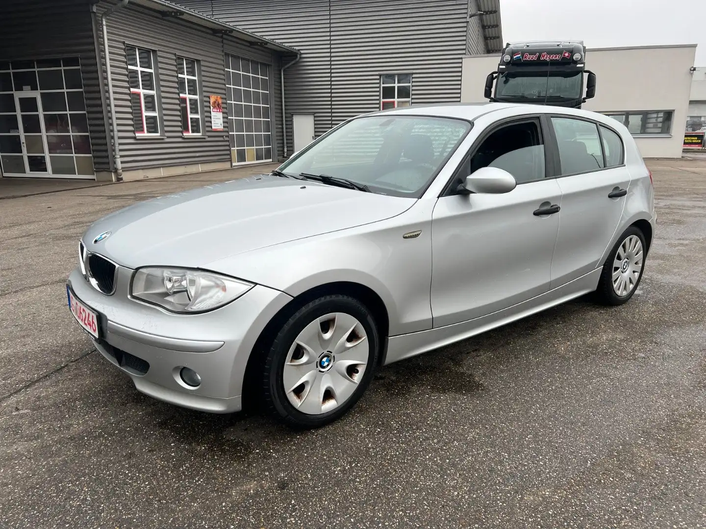 BMW 116 i *4-Türer*TÜV* Silber - 1