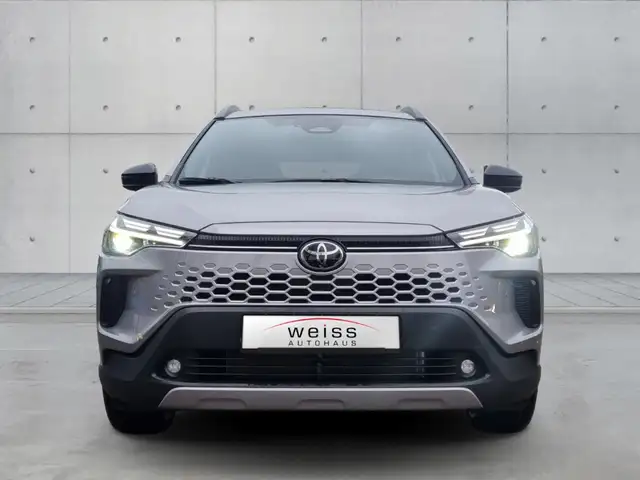 Toyota Corolla Cross view 5
