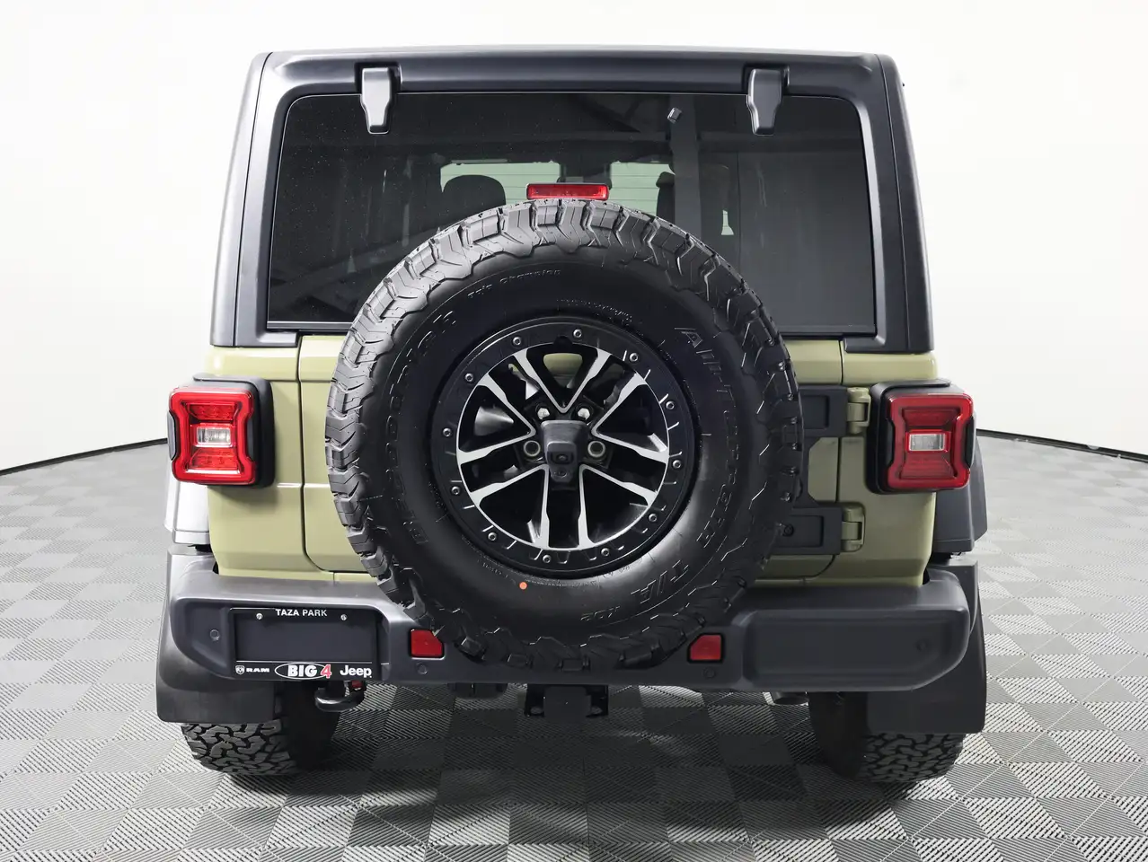 Jeep Wrangler снимка Jeep Wrangler