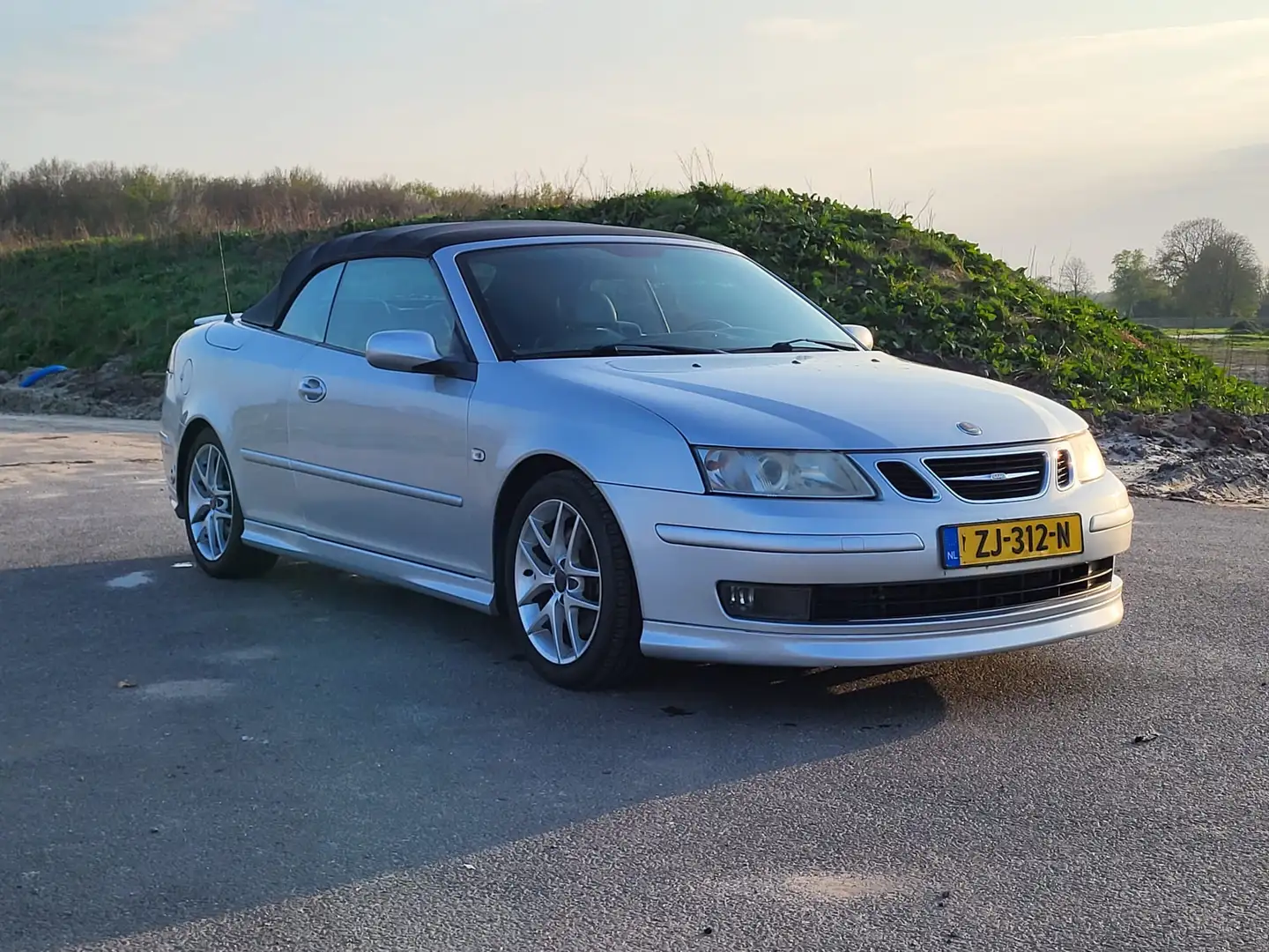 Saab 9-3 2.0T Aero Grijs - 1