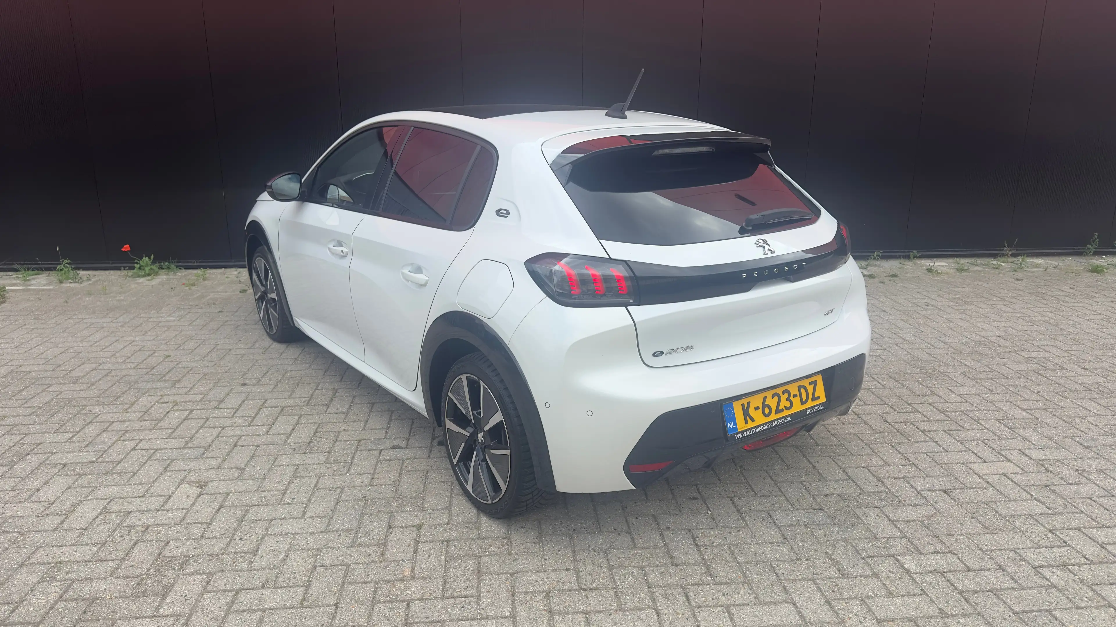 Peugeot e-208 EV GT 350 50 kWh | 3-fase | Pano | Camera | Adap C — photo 8