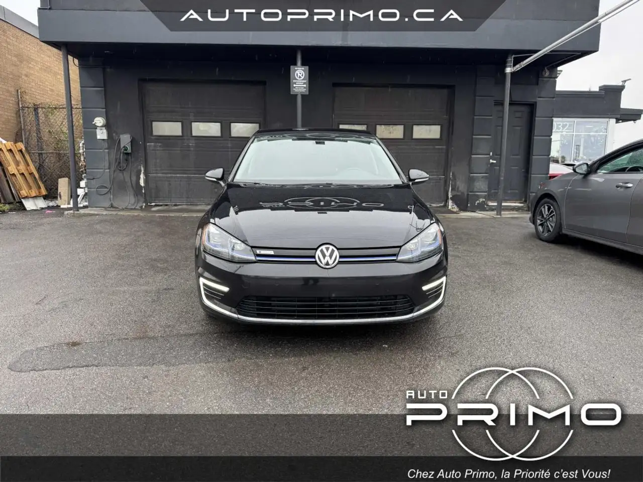 Volkswagen e-Golf снимка Volkswagen e-Golf