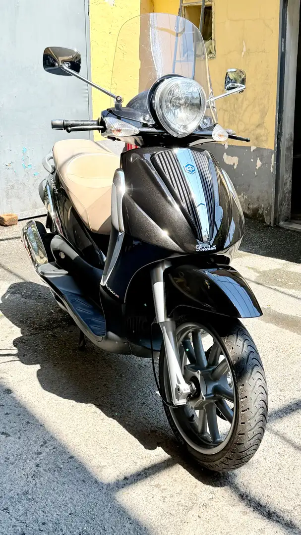 Piaggio Beverly 300 Чорний - 2