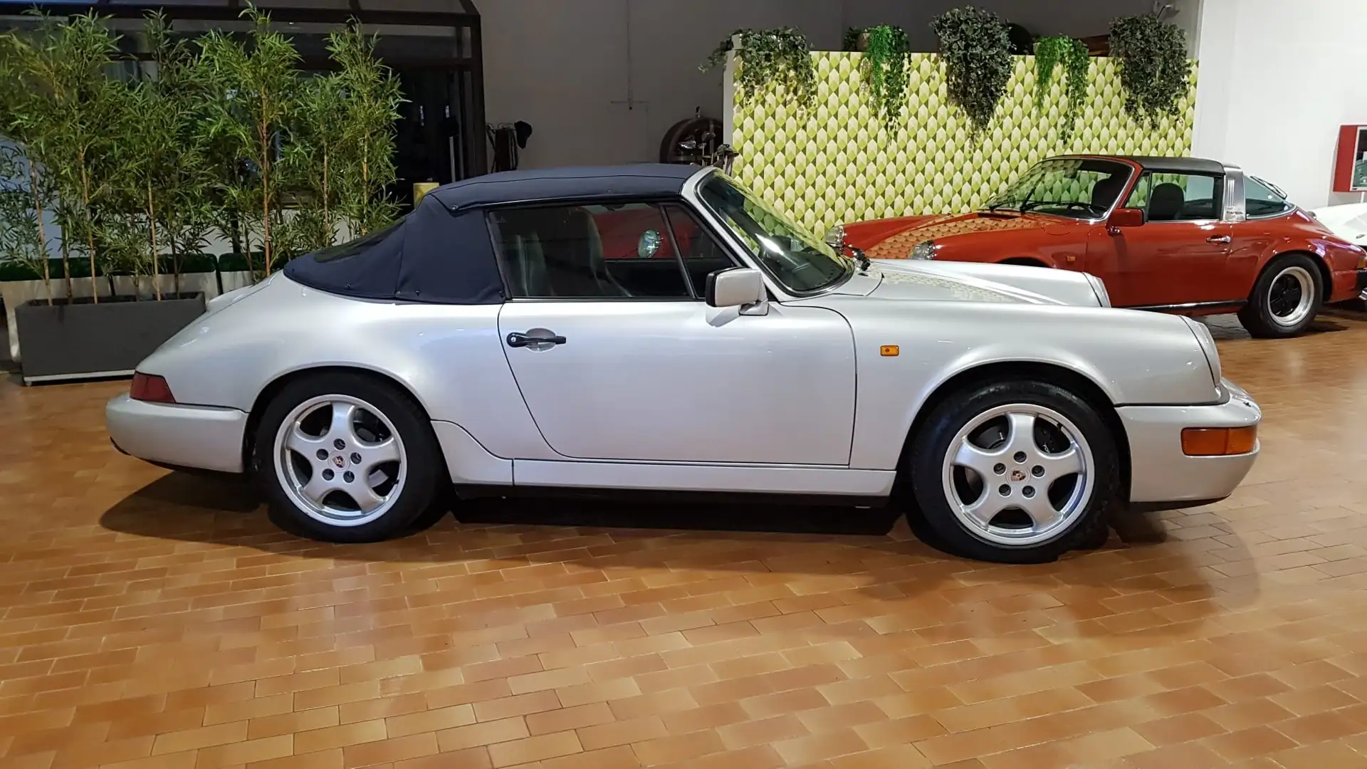 Porsche 964 964 Carrera 4 Cabriolet book service Asi srebrna - 2