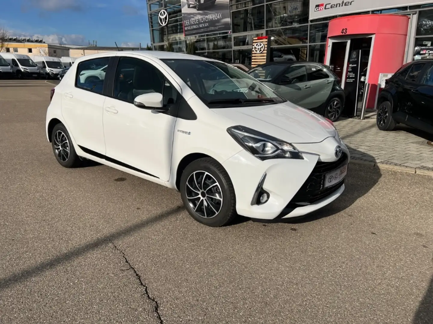 Toyota Yaris 1,5l Comfort Hybrid 8 Fachbereift Blanco - 2