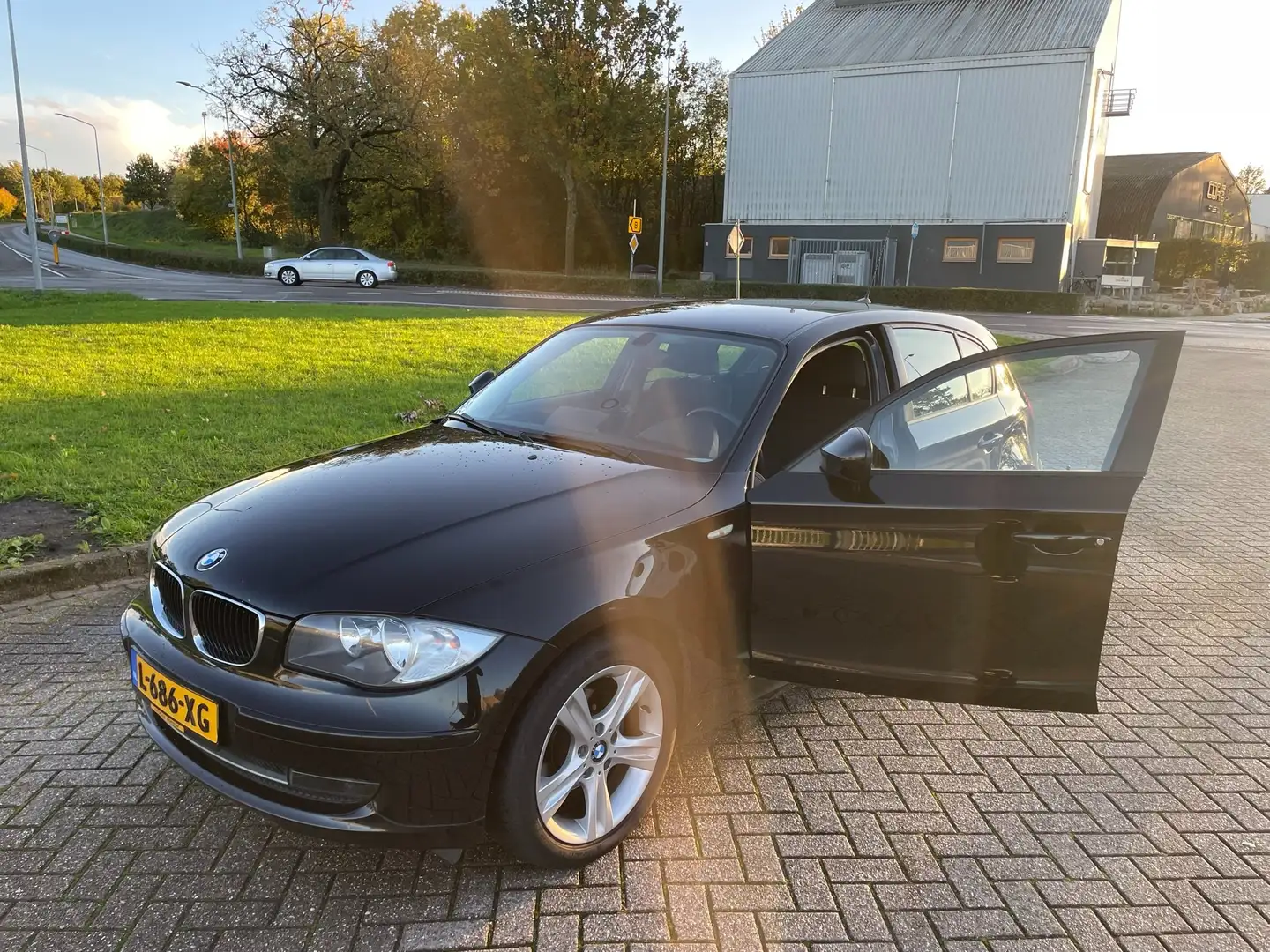 BMW 116 i Zwart - 1
