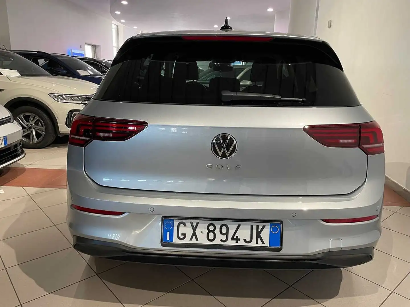 Volkswagen Golf 8ª serie 1.5 TSI 115 CV ACT Edition Plus Plateado - 2