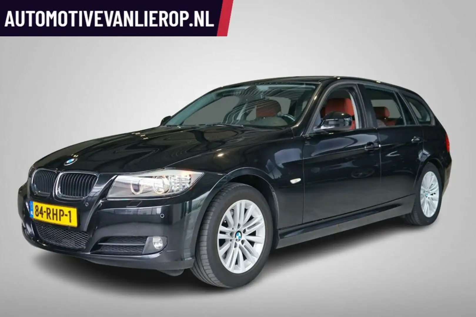 BMW 318 3-serie Touring 318i Corporate Lease Luxury Line | Fekete - 1