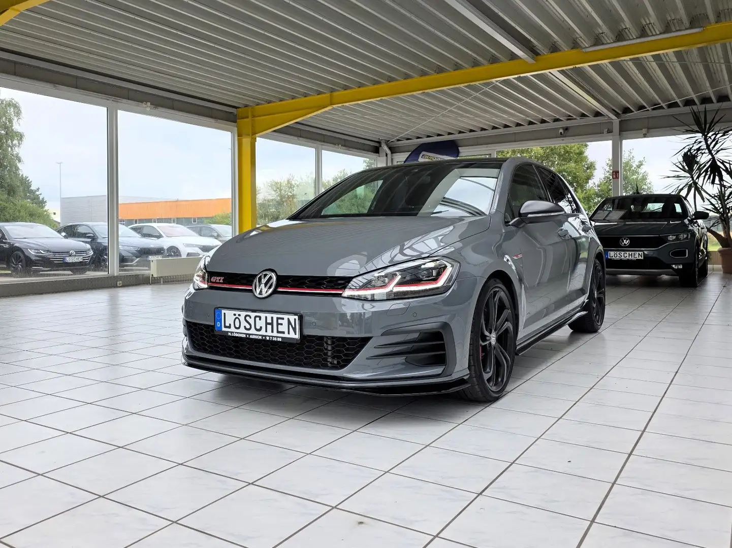 Volkswagen Golf VII Limo GTI TCR Pano Akropovic Dyn-Audio Szary - 2