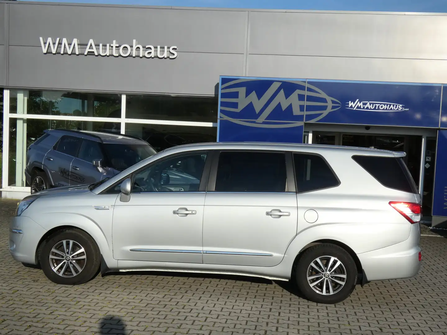 SsangYong Rodius 2.2 TDI Cargo 5Sitzer Ladefläche 16"Alu TÜV neu und LKW-Zulassung Silber - 1