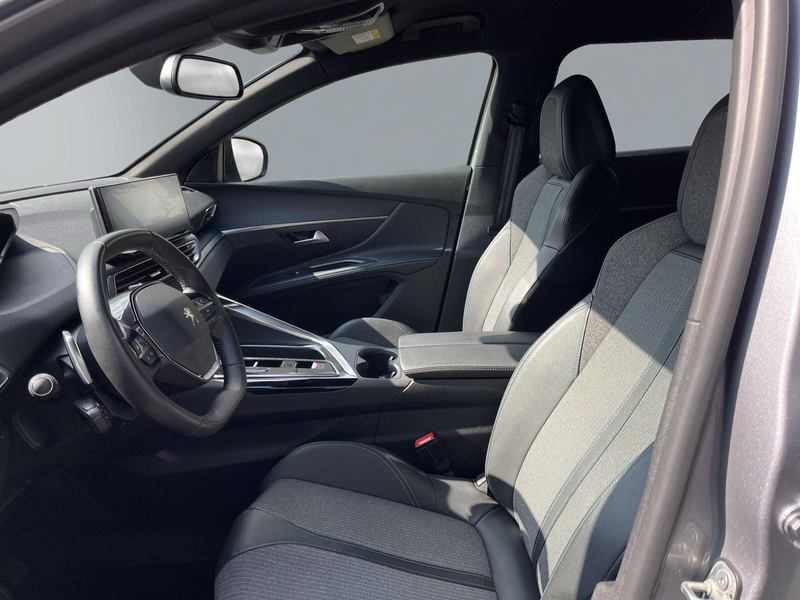 Peugeot 5008 1.5 Blue-HDI FAP Allure Pack AT 7-Si+Navi+R-Kam+ — photo 11