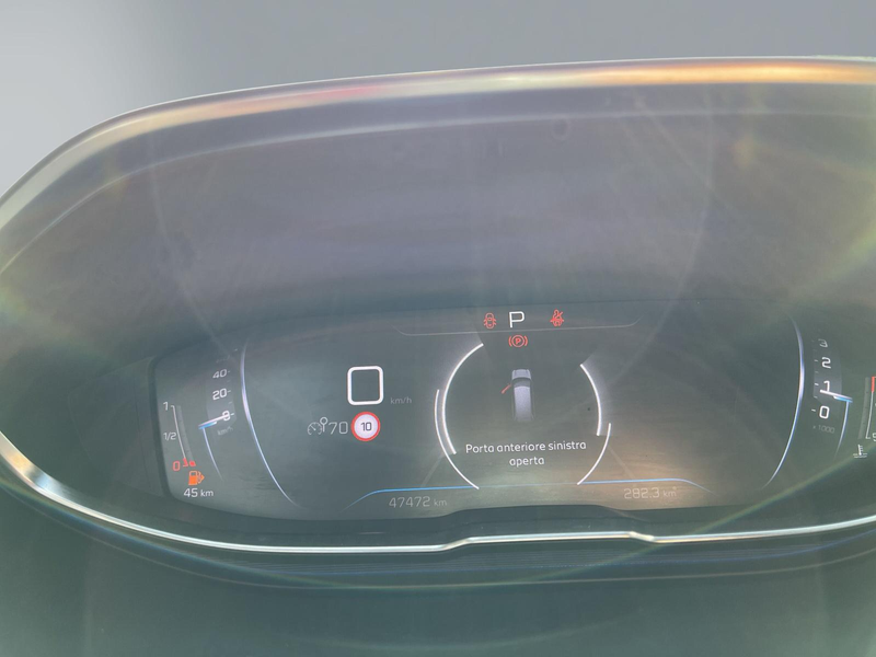 Peugeot 5008 1.5 Blue-HDI FAP Allure Pack AT 7-Si+Navi+R-Kam+ — photo 14