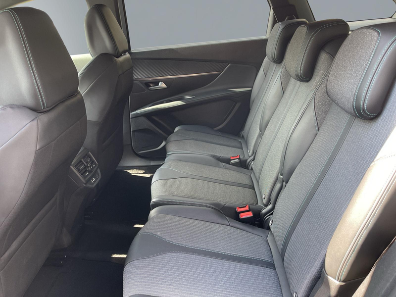Peugeot 5008 1.5 Blue-HDI FAP Allure Pack AT 7-Si+Navi+R-Kam+ — photo 12