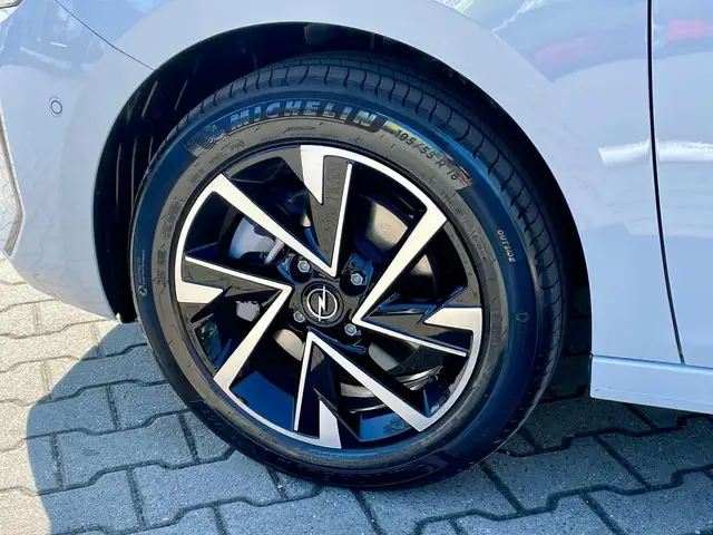 Opel Corsa view 9