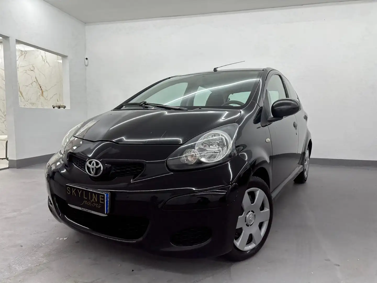 Toyota Aygo 5p 1.0 Now Connect Siyah - 2