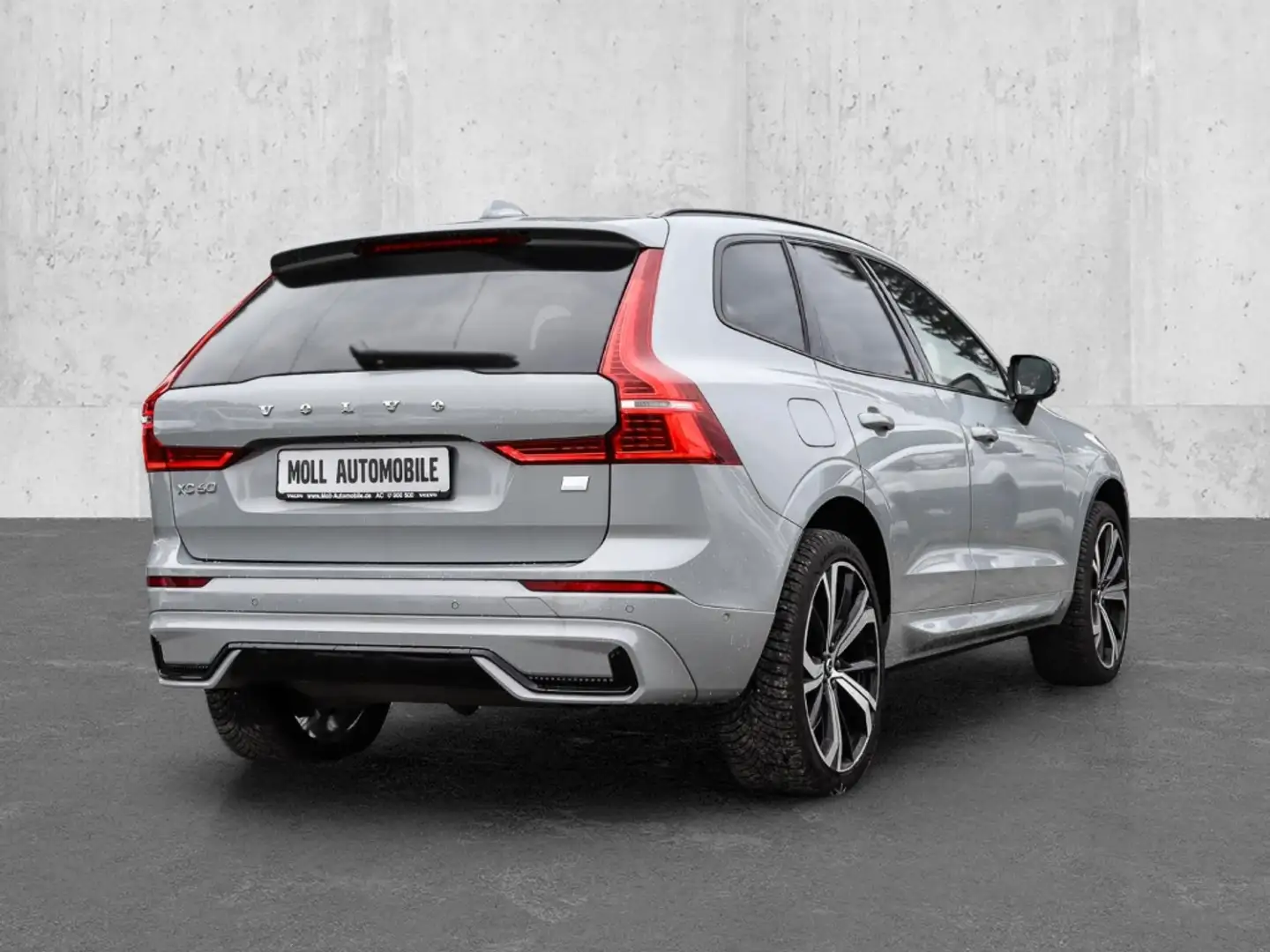 Volvo XC60 Ultimate Dark Recharge Plug-In Hybrid AWD T8 Twin Grau - 2
