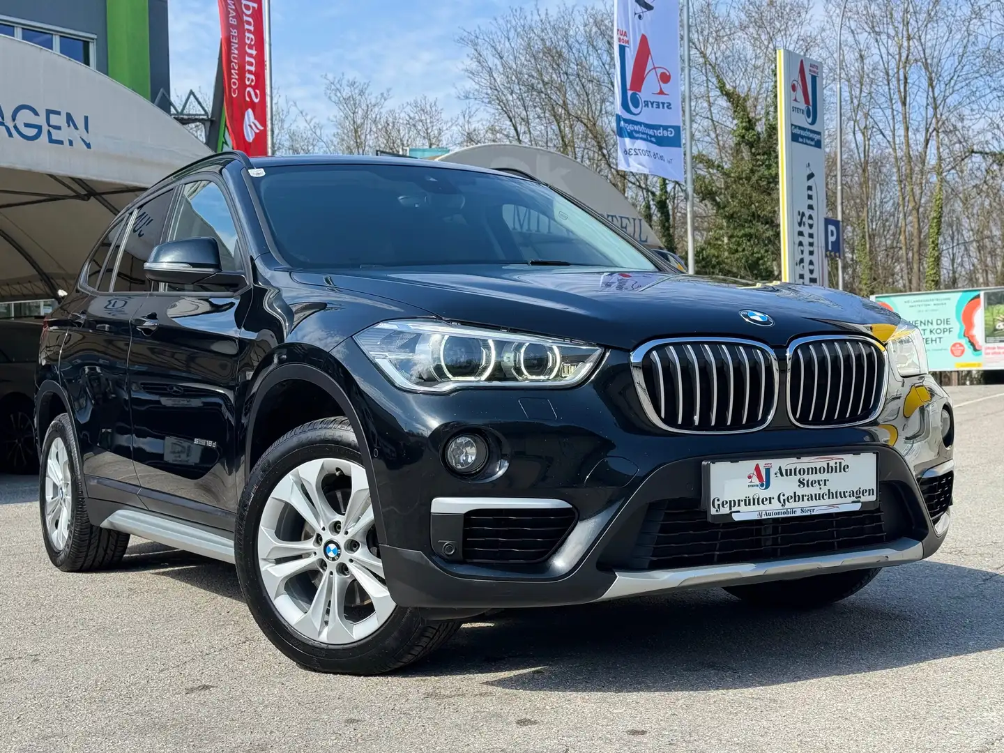 BMW X1 sDrive18d xLine Aut.Navi+Head-Up-Display+LED+AHK Schwarz - 1