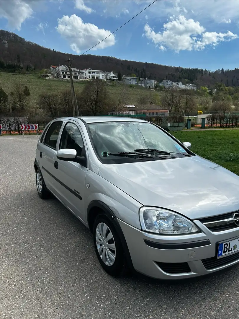 Opel Corsa 1.2 16V Comfort - 1
