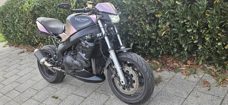 Triumph Sprint ST - foto 2