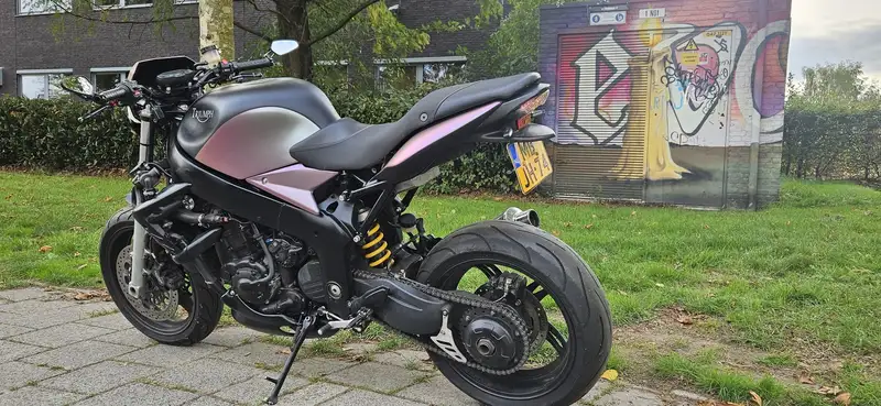Triumph Sprint ST - foto 4