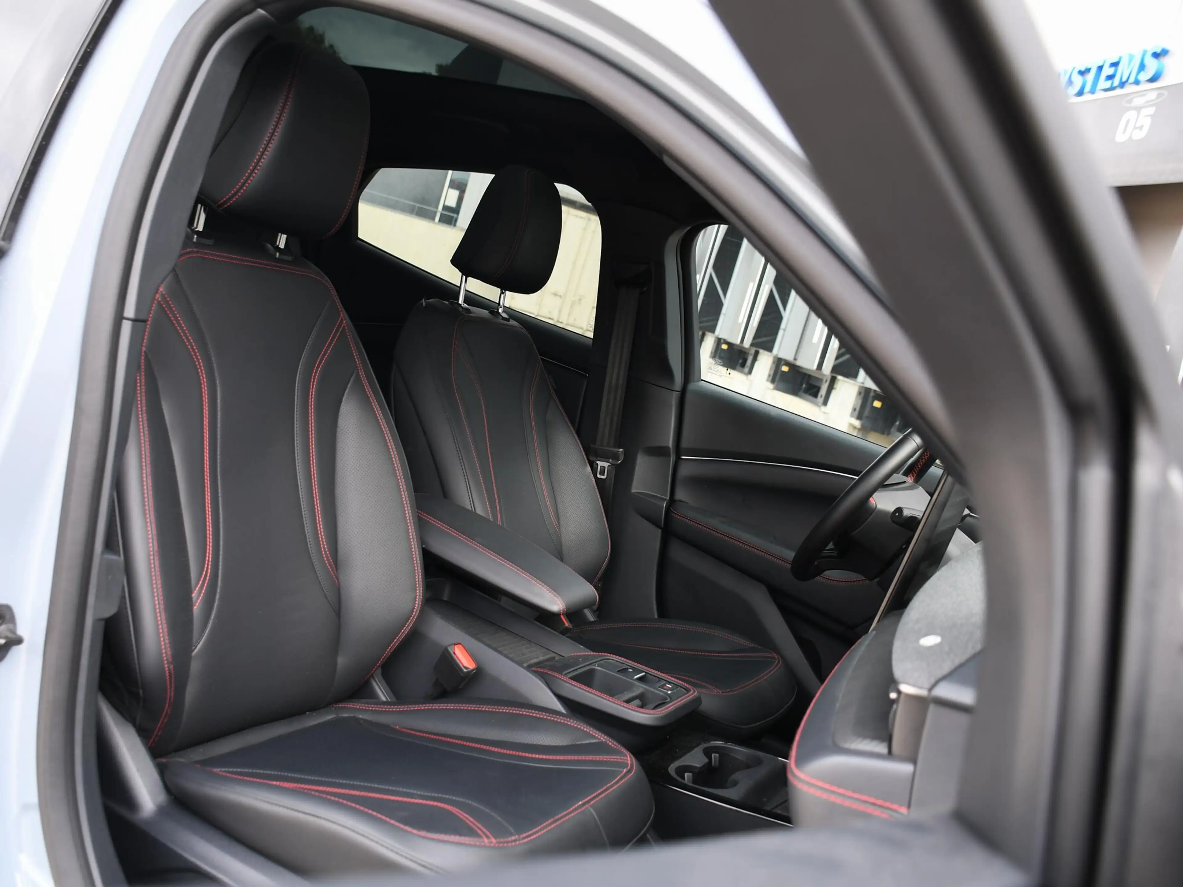 Ford Mustang Mach-E Premium Extended Range RWD 88 kWh 276pk Automaat W — photo 12