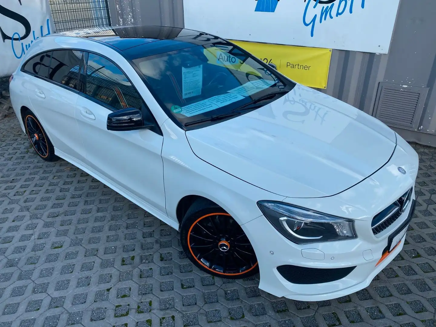 Mercedes-Benz CLA 220 CLA 220 CDI SB AMG-Line Orange Art Edition*Pano Blanc - 2