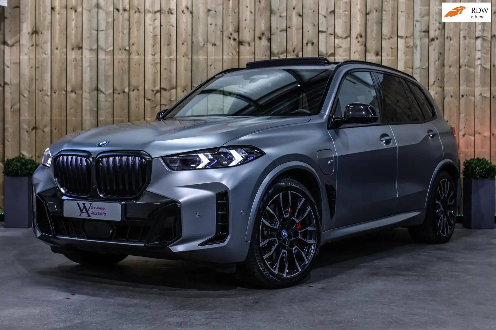 BMW X5 XDrive50e M-Sport Pro *Pano*M-Stoelen*H/K*360 Came Grijs - 1