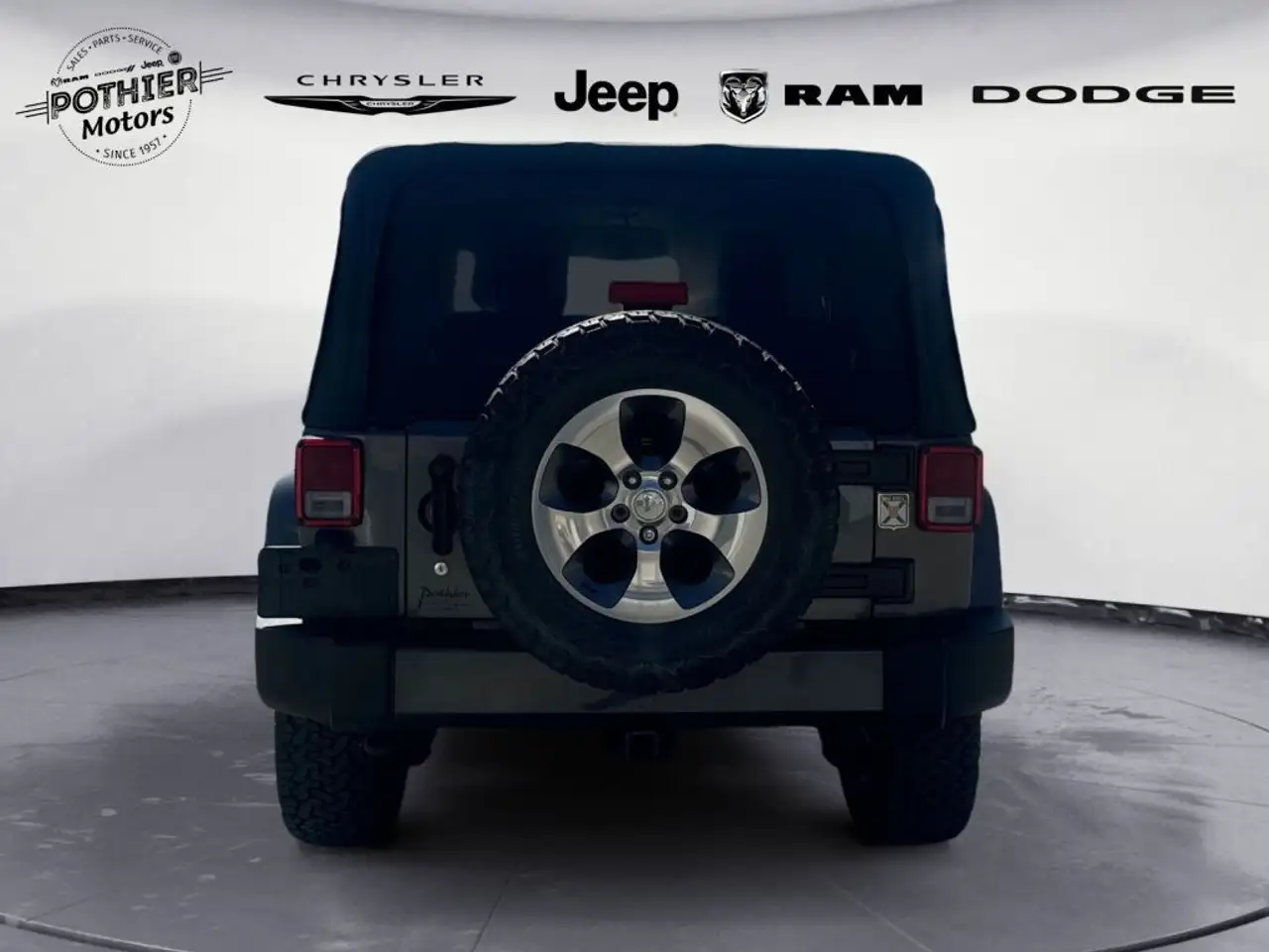 Jeep Wrangler снимка Jeep Wrangler