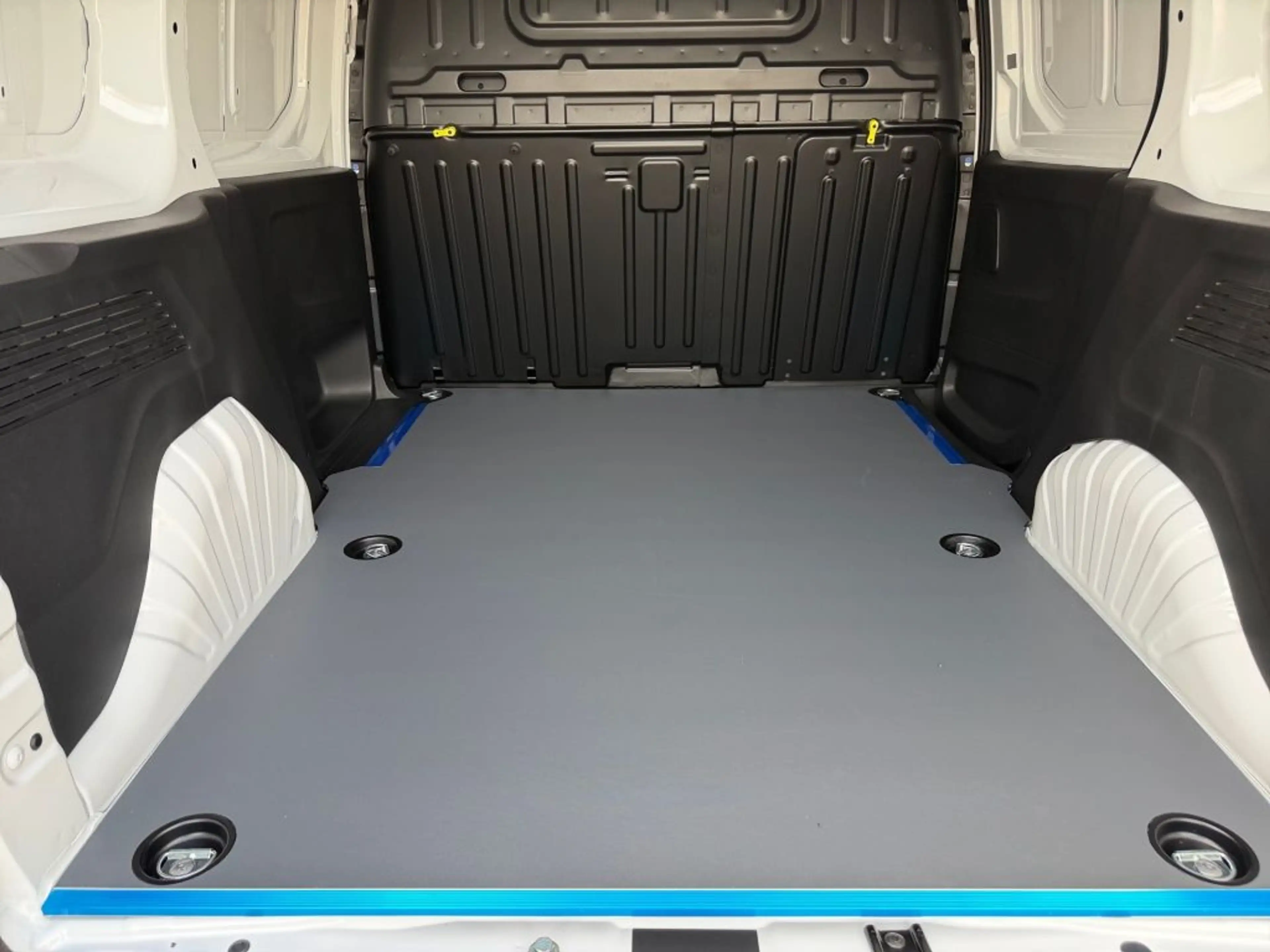 Citroen Berlingo 1.5 Diesel 130 M EAT8 XTR — photo 4