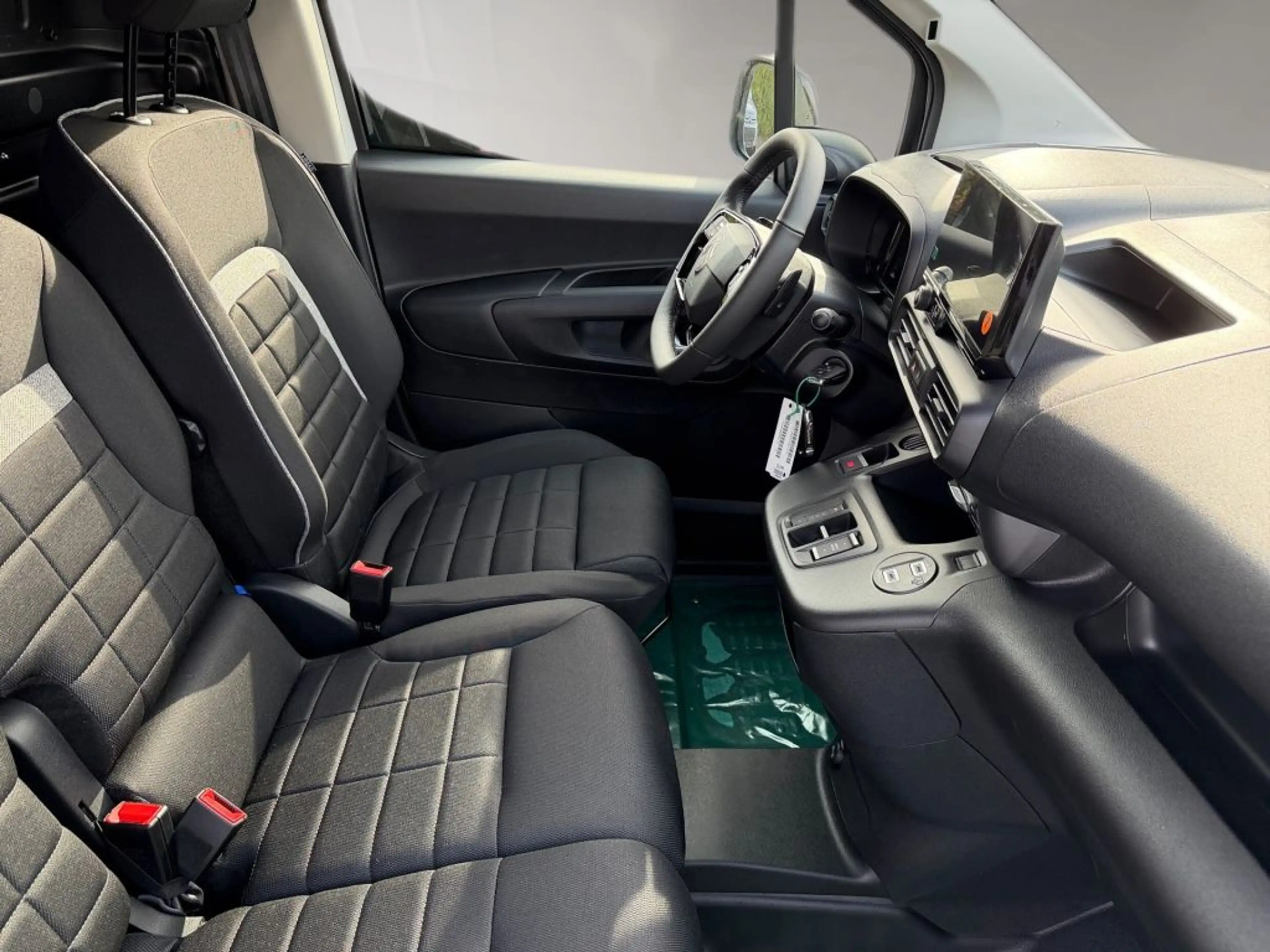 Citroen Berlingo 1.5 Diesel 130 M EAT8 XTR — photo 7