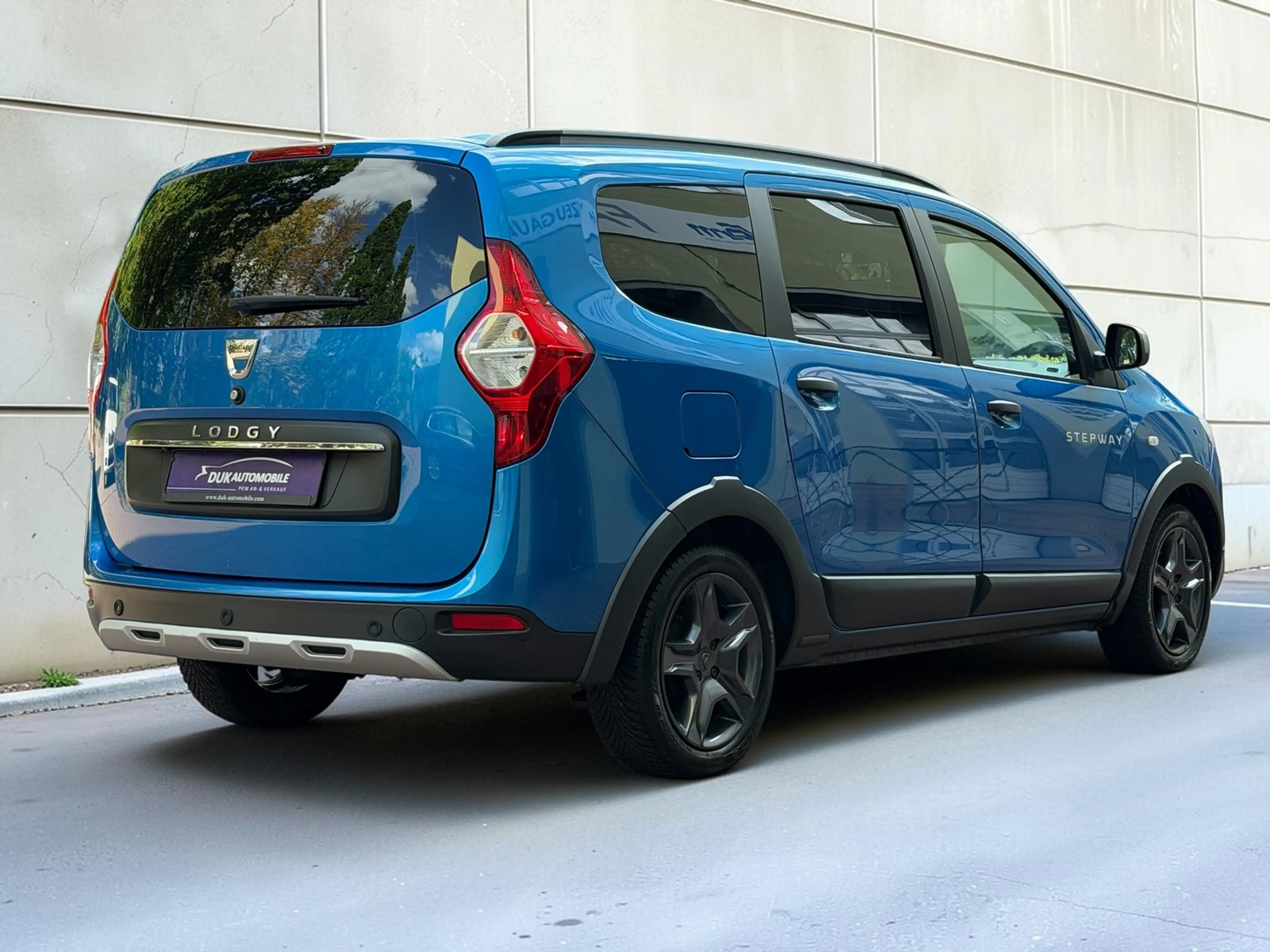 Dacia Lodgy Stepway Celebration *CAM*Navi*Klima* — photo 5