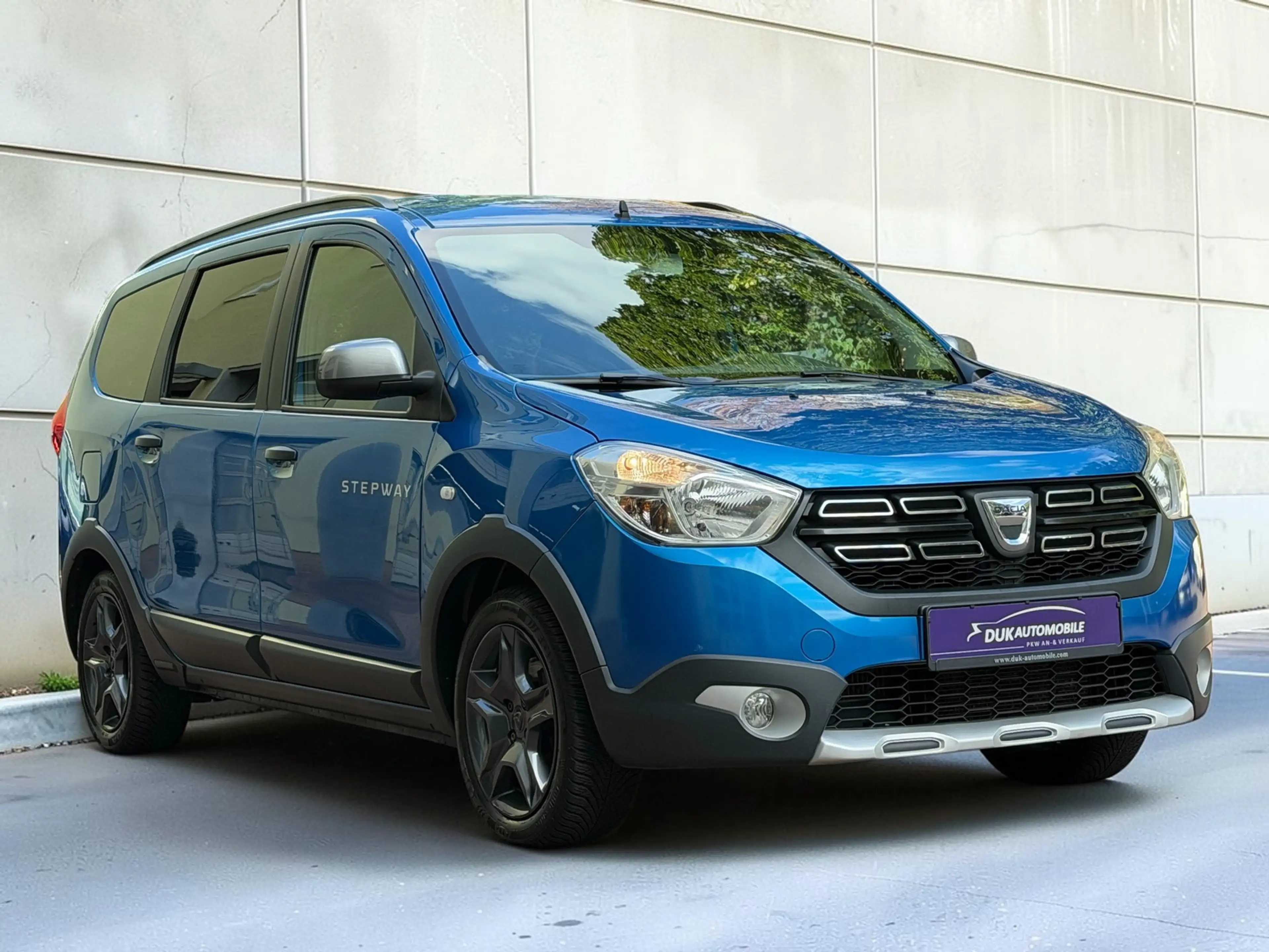 Dacia Lodgy Stepway Celebration *CAM*Navi*Klima* — photo 3
