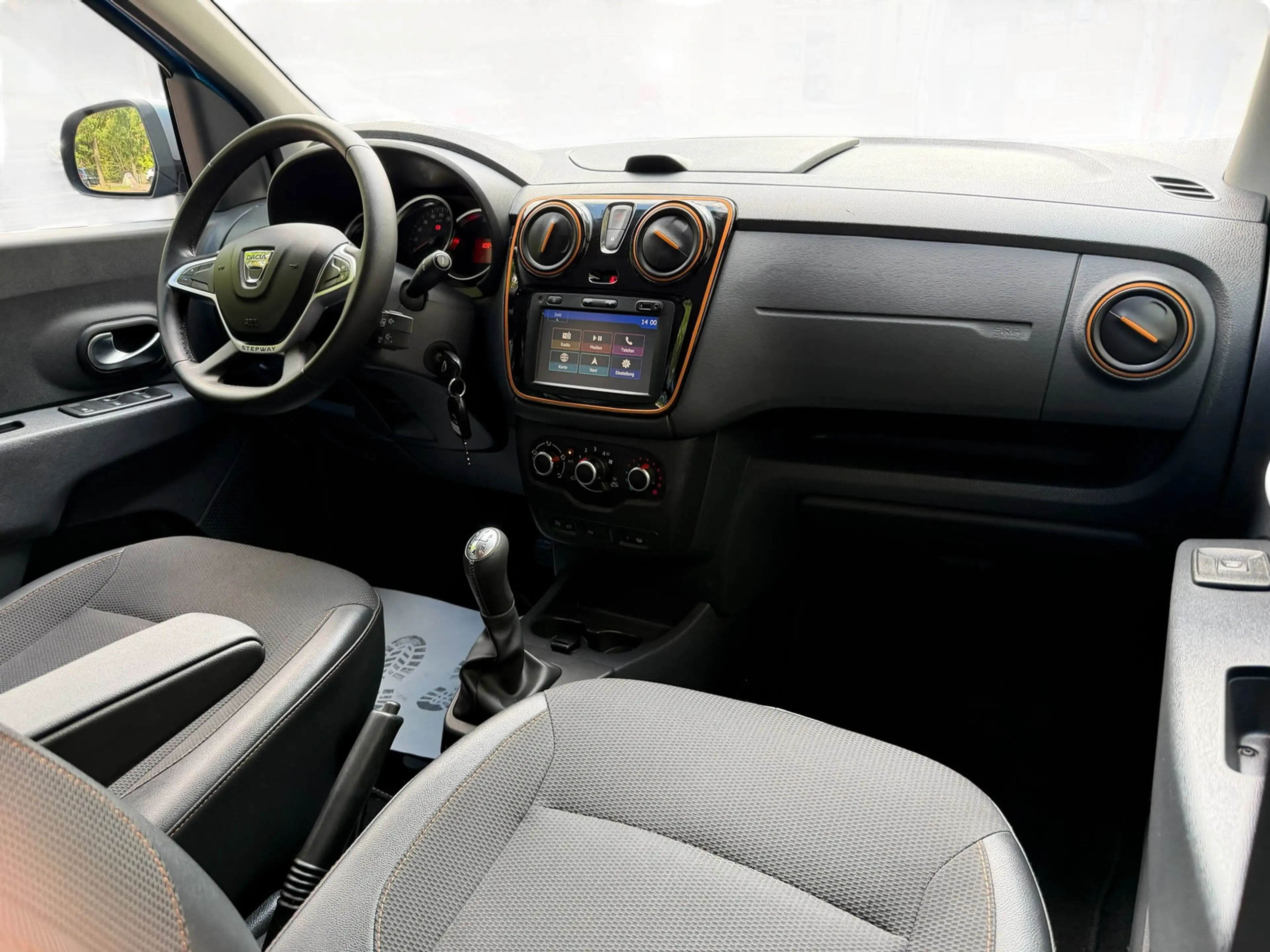 Dacia Lodgy Stepway Celebration *CAM*Navi*Klima* — photo 14