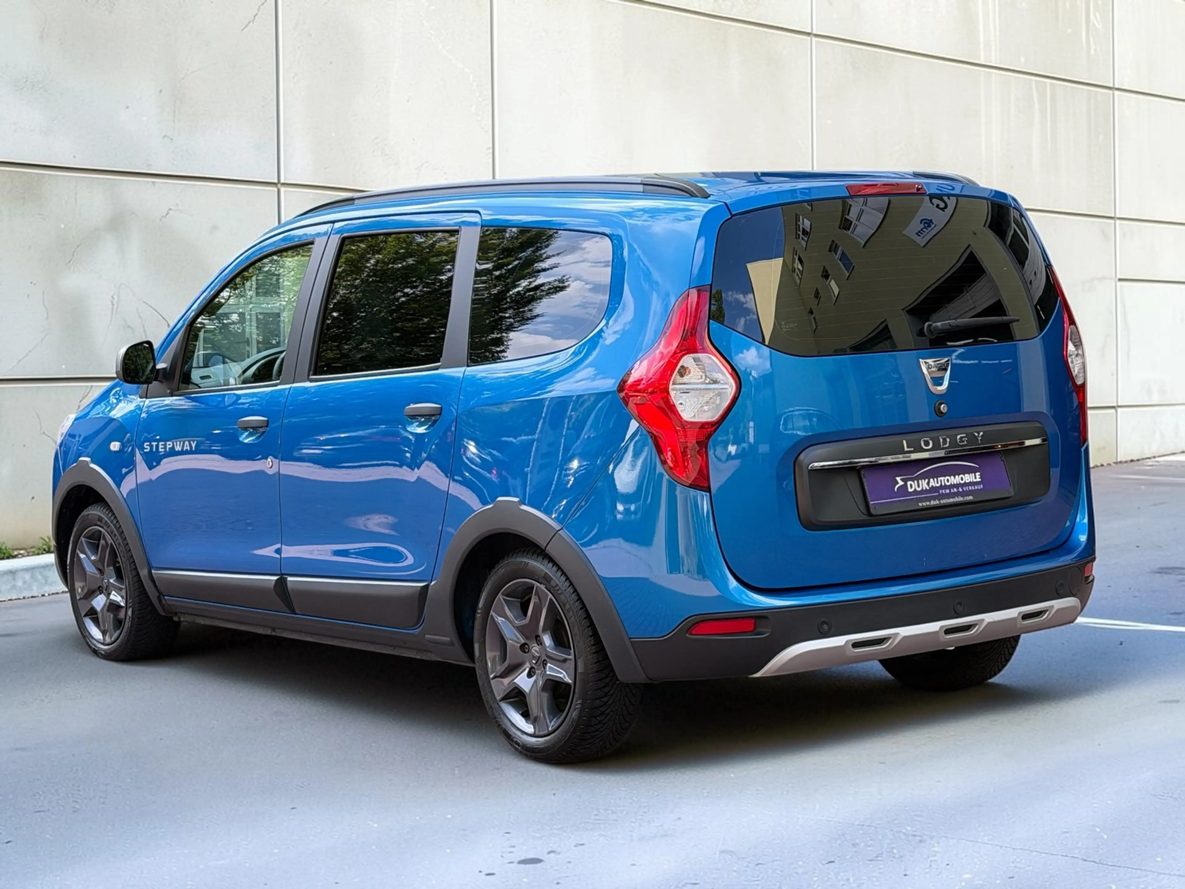 Dacia Lodgy Stepway Celebration *CAM*Navi*Klima* — photo 7