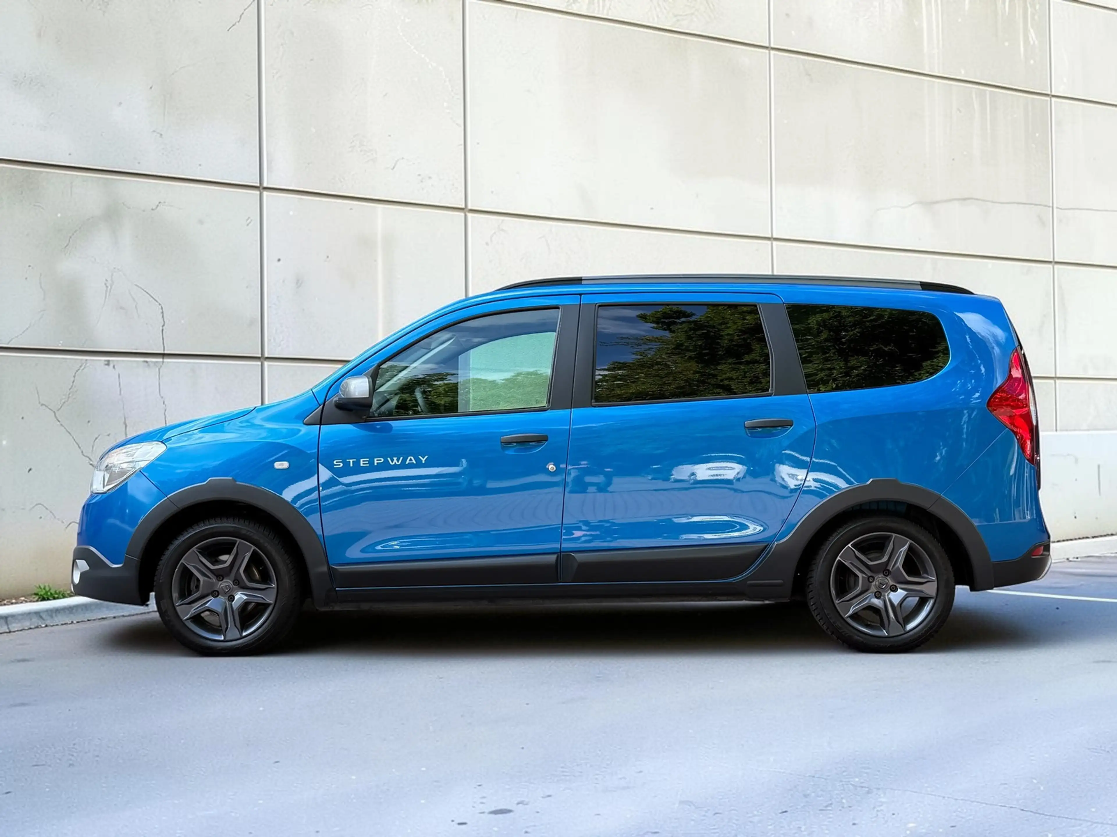 Dacia Lodgy Stepway Celebration *CAM*Navi*Klima* — photo 9