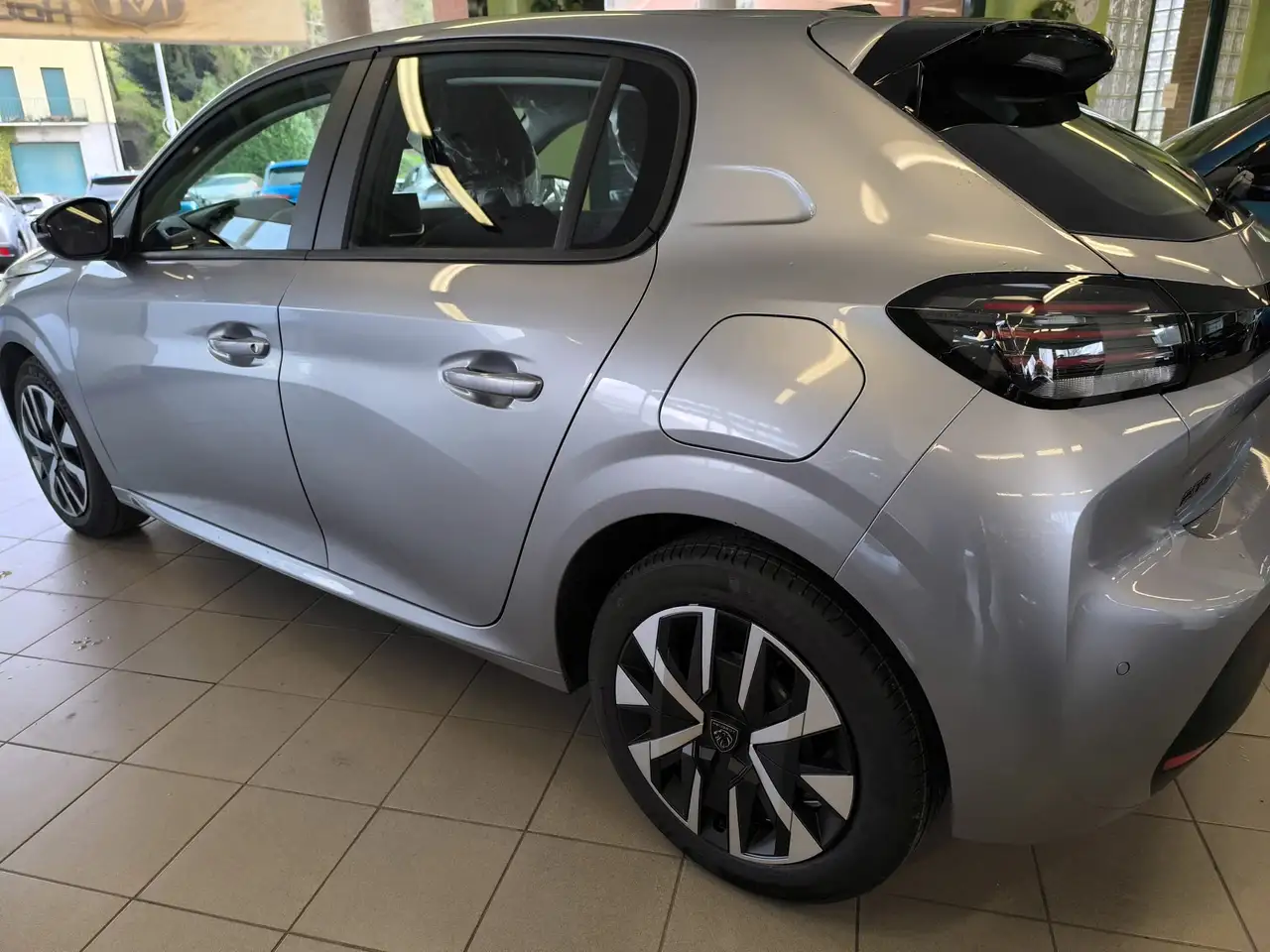 Peugeot 208 1.2 STYLE 100 CV 9