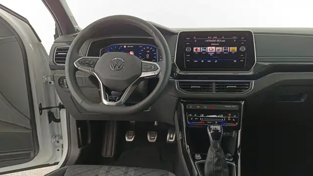 Volkswagen T-Cross view 11