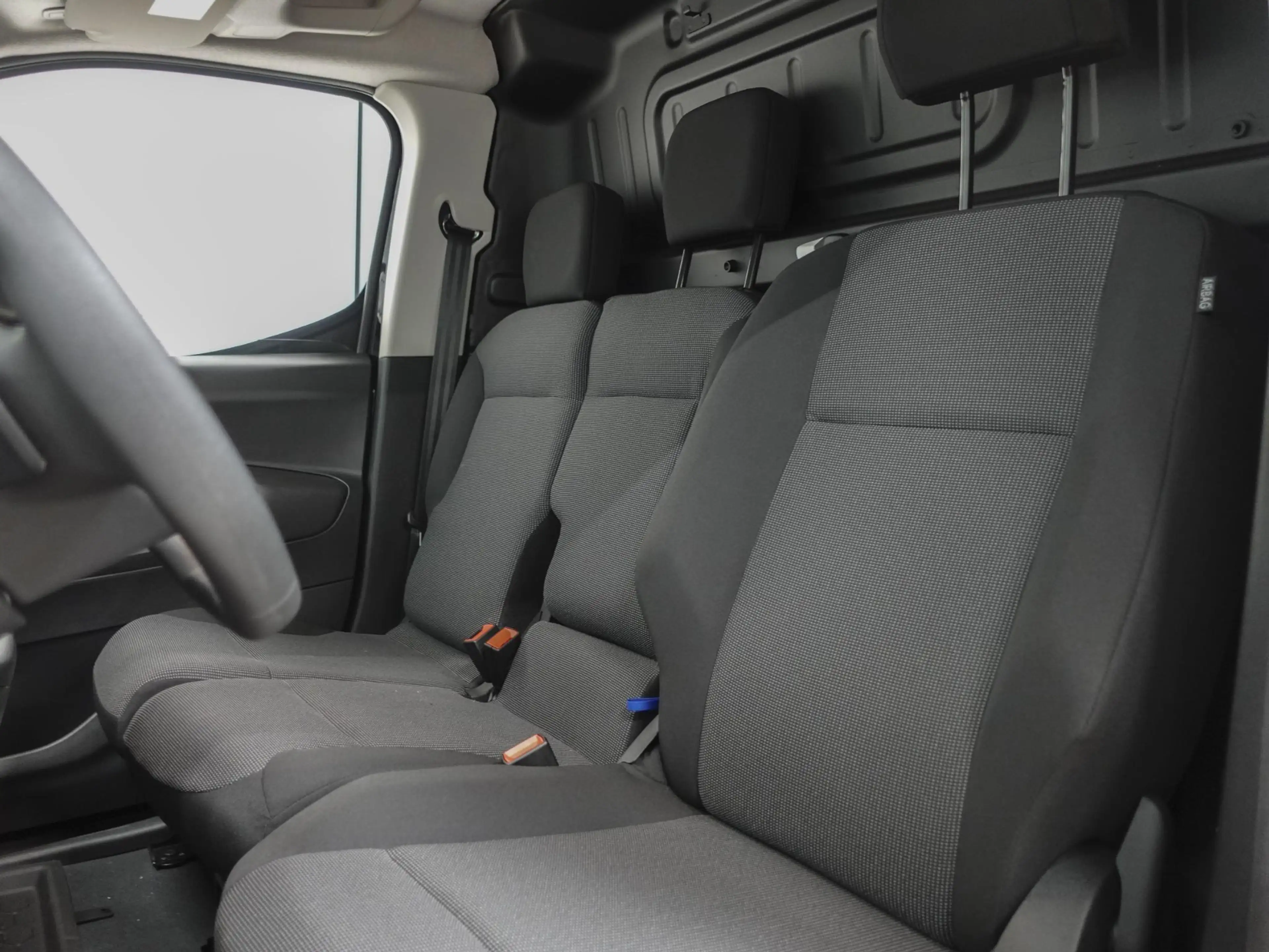 Peugeot Partner 1.5 BlueHDi 130pk L2 Automaat Navigatie Airco Crui — photo 2