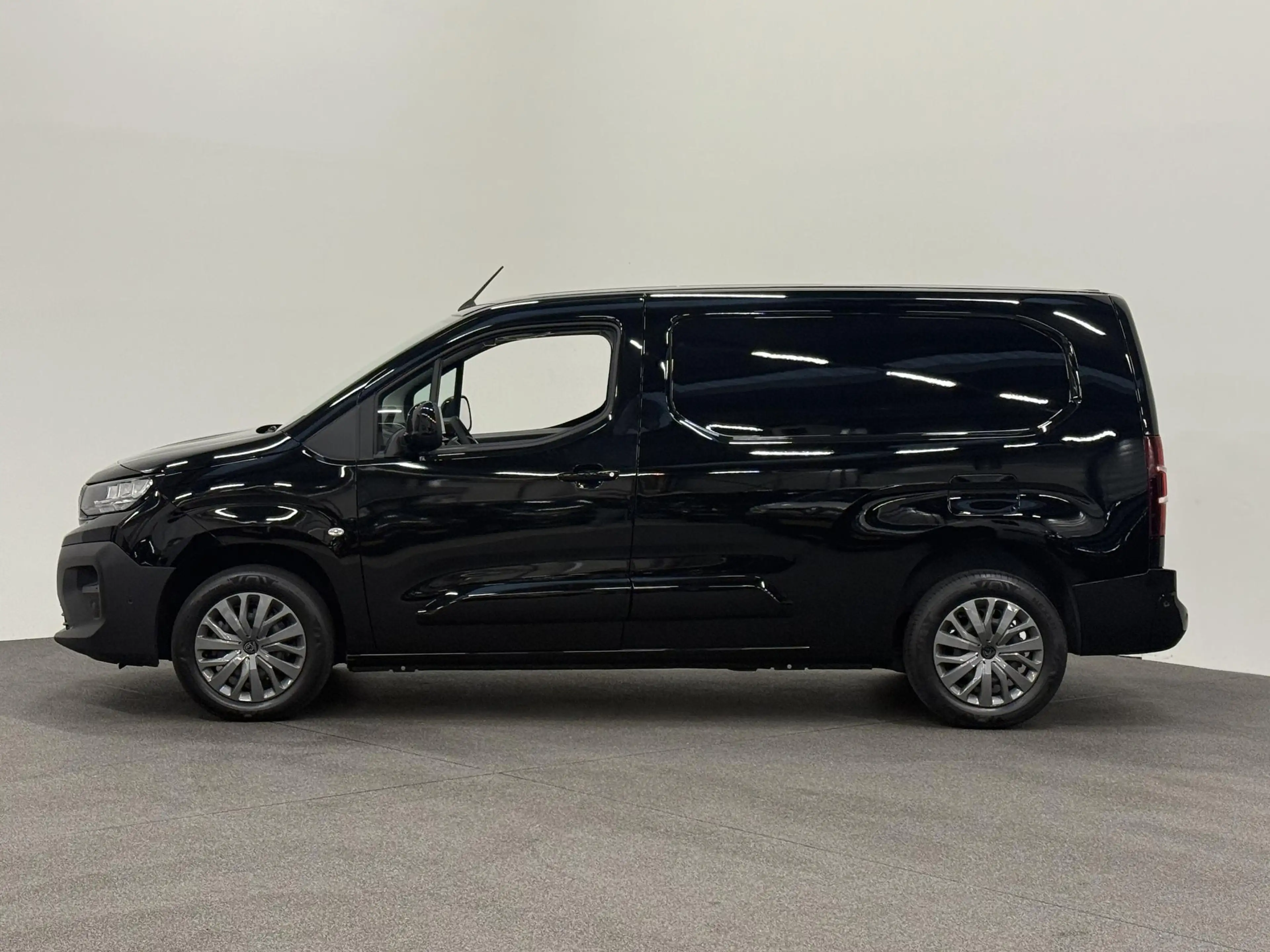 Peugeot Partner 1.5 BlueHDi 130pk L2 Automaat Navigatie Airco Crui — photo 4