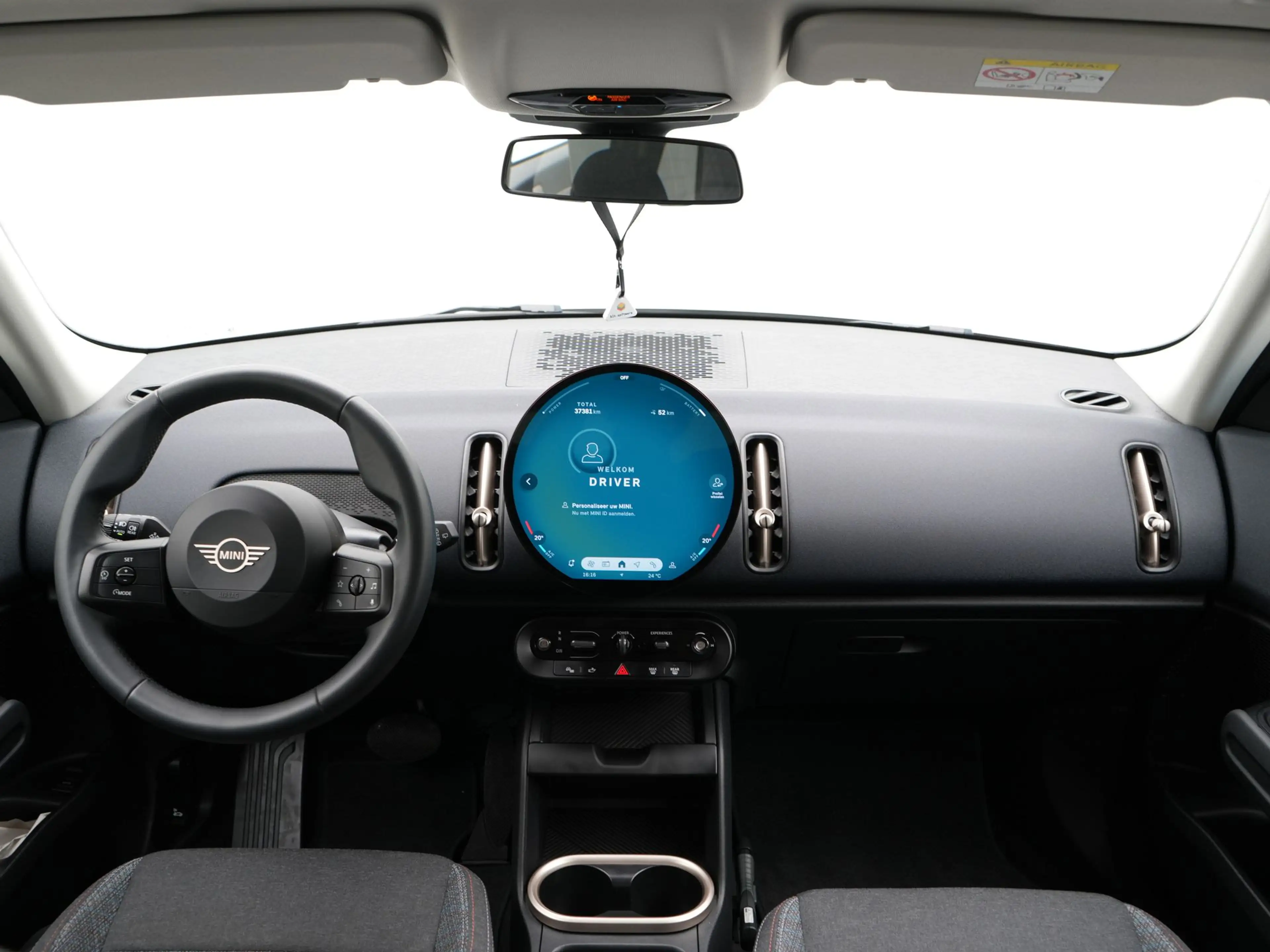 MINI Countryman E Essential — photo 14