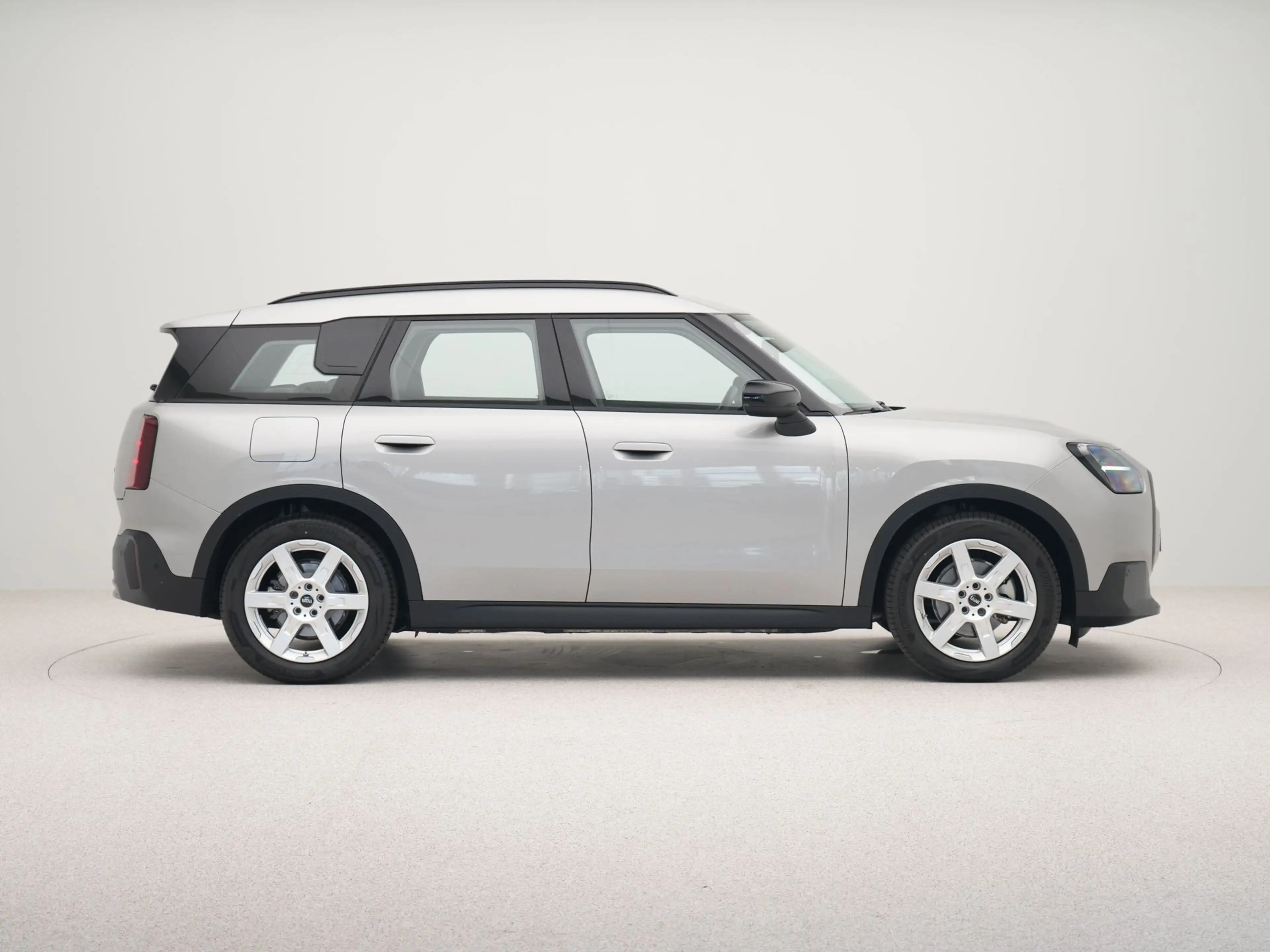 MINI Countryman E Essential — photo 9
