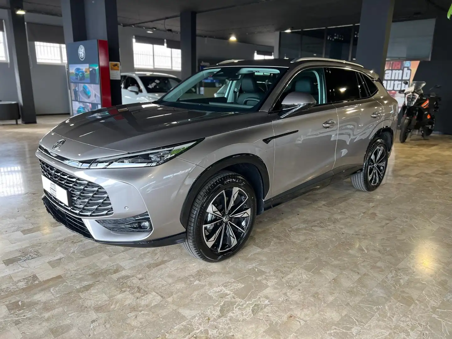 MG HS 1.5T 170 cv Luxury Argento - 1