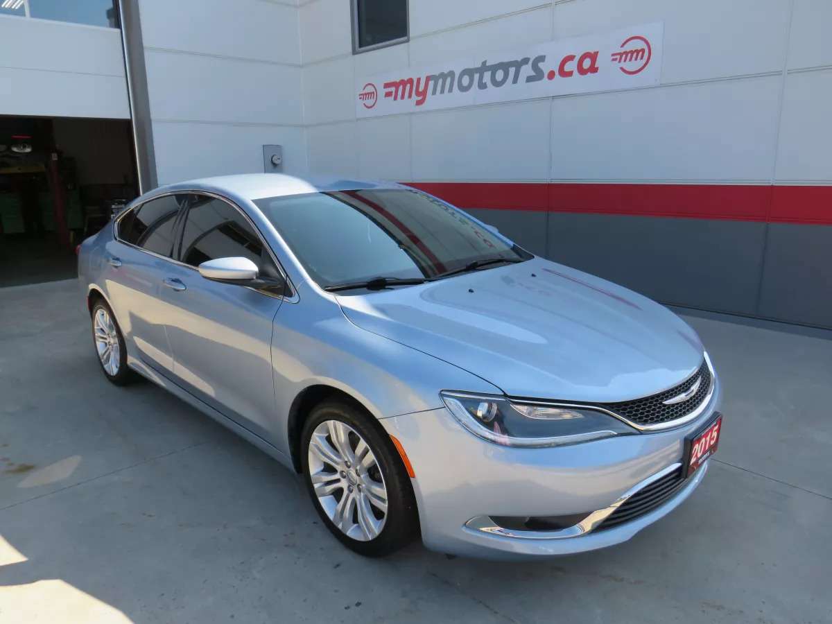 2015 Chrysler 200 Limited | FWD | Automatic | Alloy Wheels | Heated
