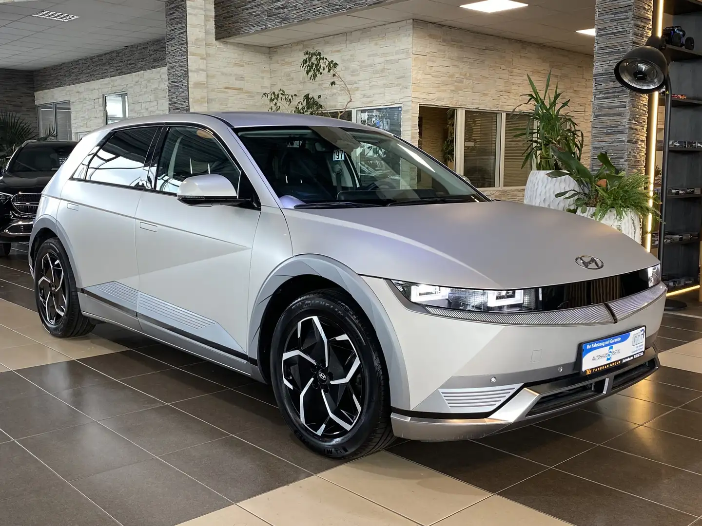 Hyundai IONIQ 5 4WD Effizienz-Paket Navi LED-Paket NSCC Silber - 1