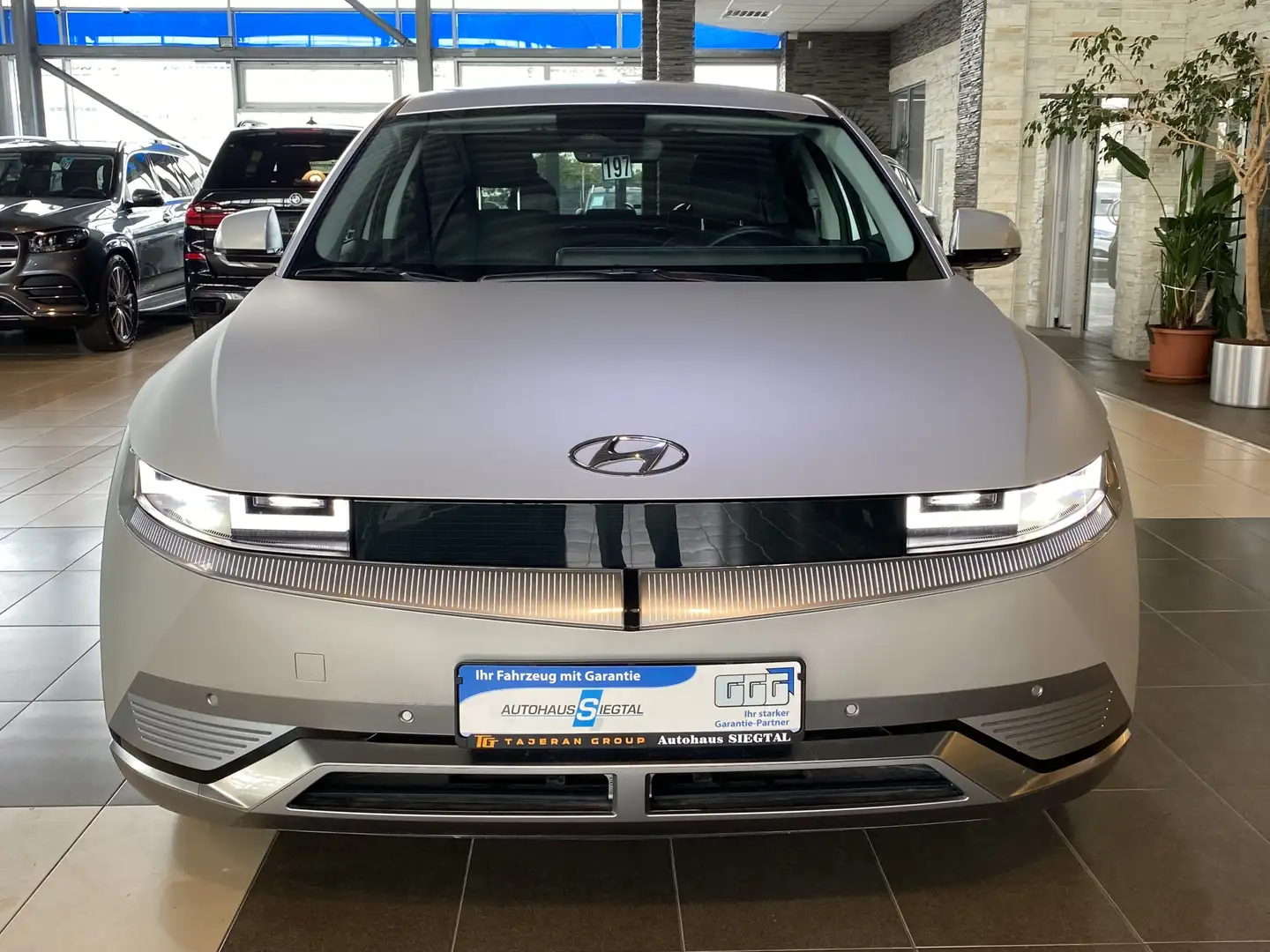 Hyundai IONIQ 5 4WD Effizienz-Paket Navi LED-Paket NSCC Silber - 2